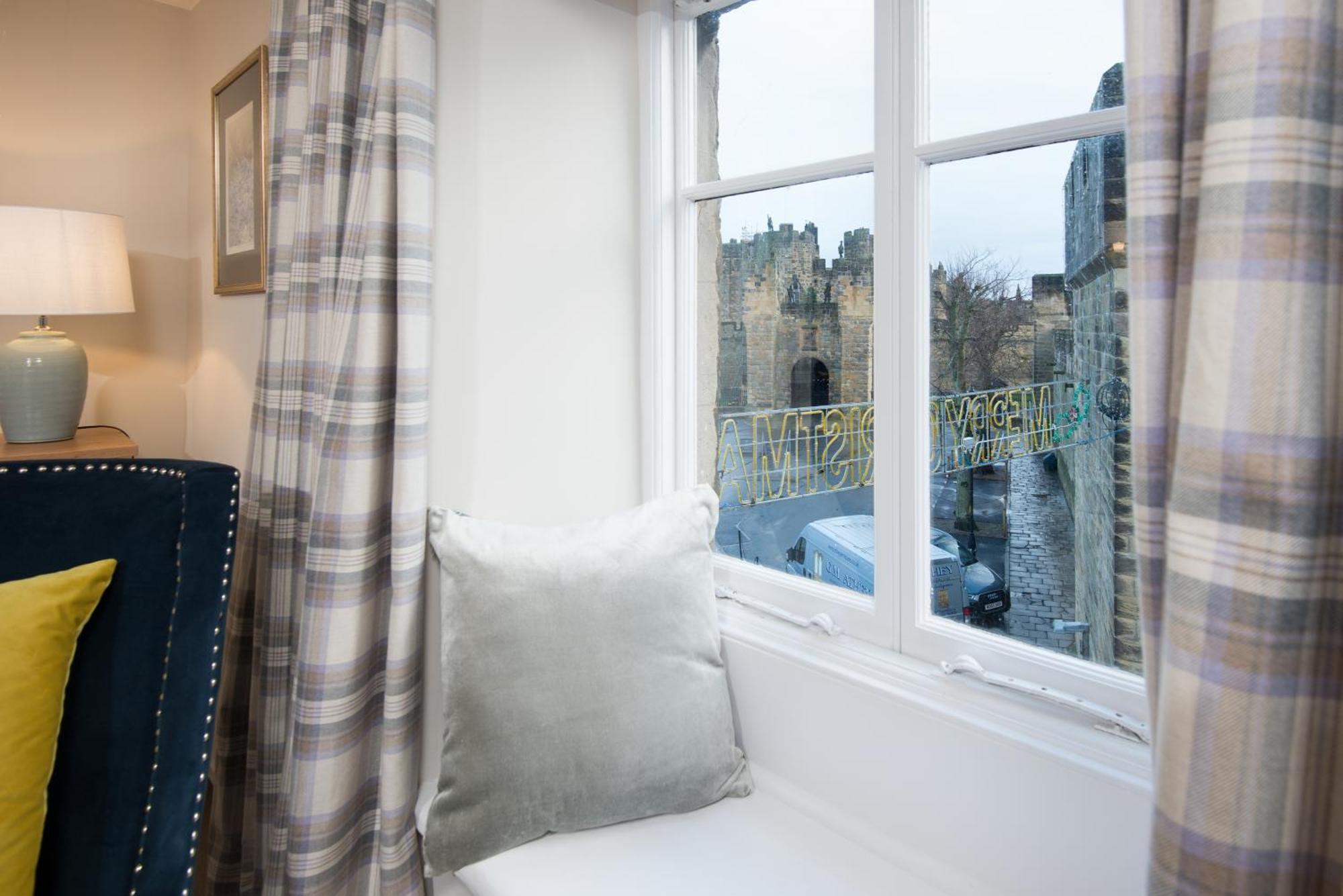 Castle Retreat - Luxury Apartment Opposite Alnwick Castle Kültér fotó