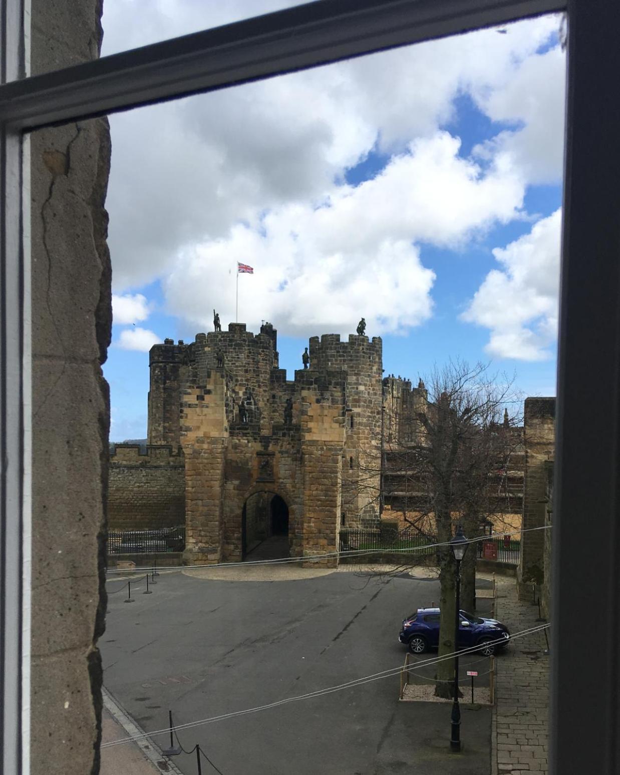 Castle Retreat - Luxury Apartment Opposite Alnwick Castle Kültér fotó
