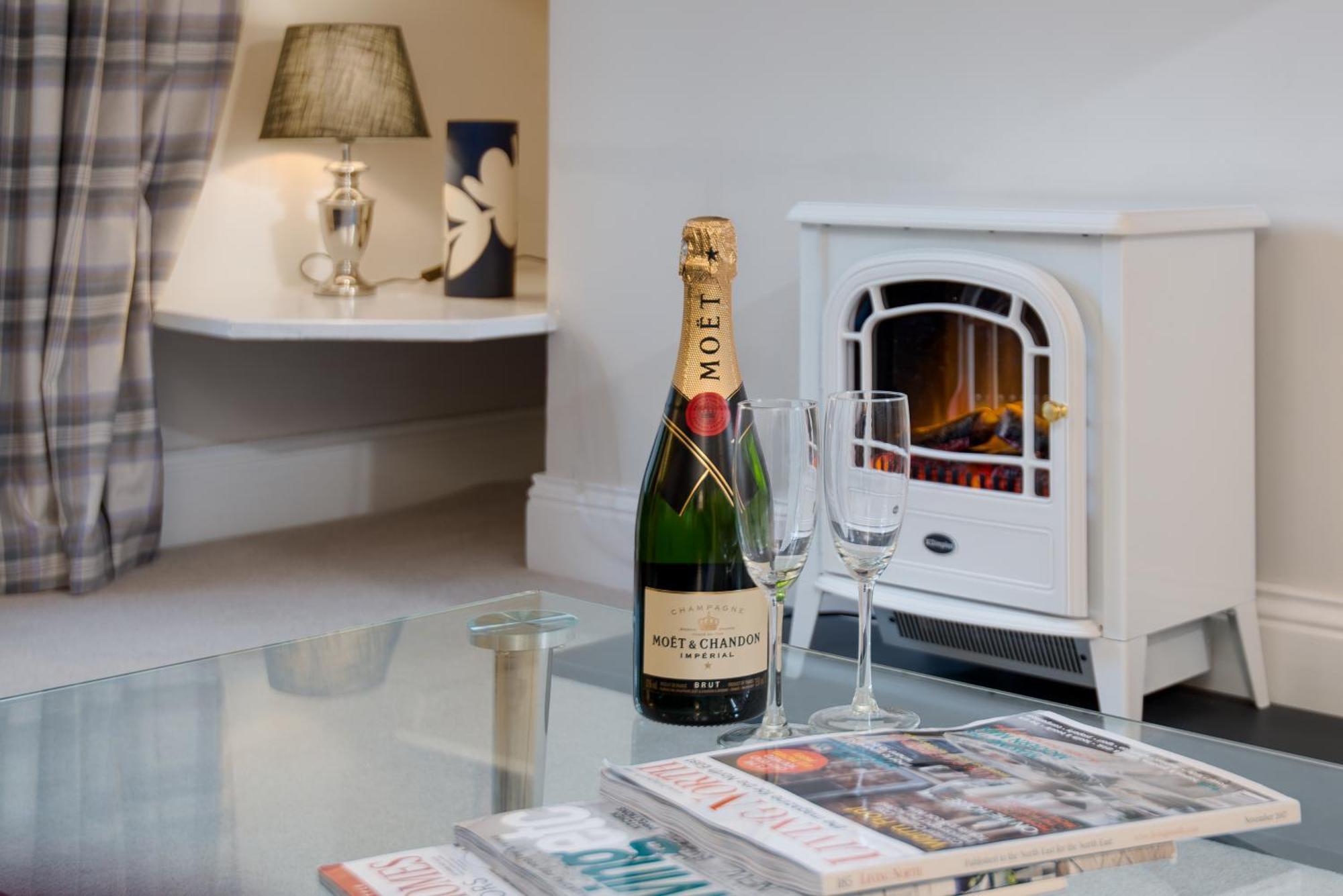 Castle Retreat - Luxury Apartment Opposite Alnwick Castle Kültér fotó